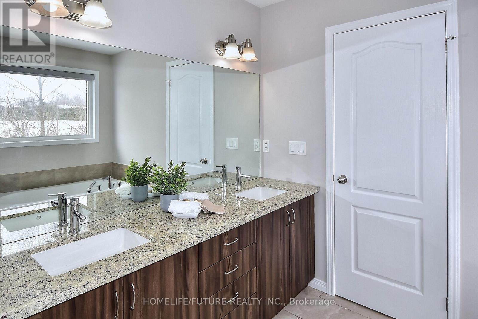 39 Summer Lane, Selwyn, Ontario  K9L 0G4 - Photo 26 - X12099314