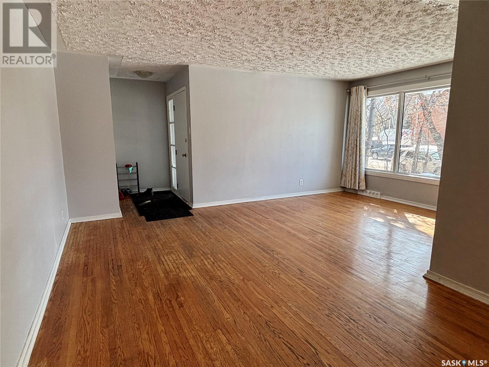 Property at 2005 Clarence AVENUE S image 5