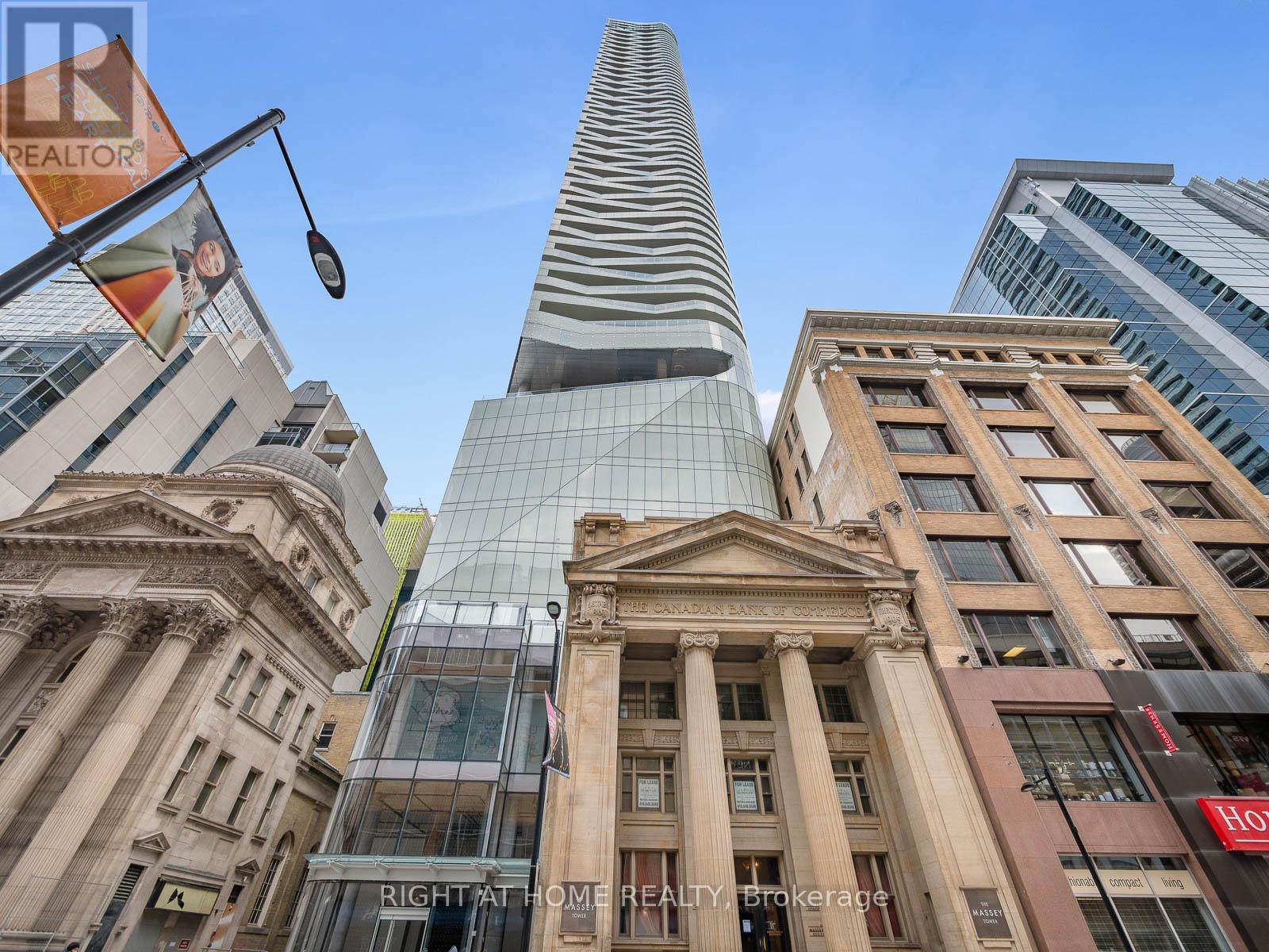 5607 - 197 Yonge Street, Toronto, Ontario  M5B 1M4 - Photo 1 - C12121539