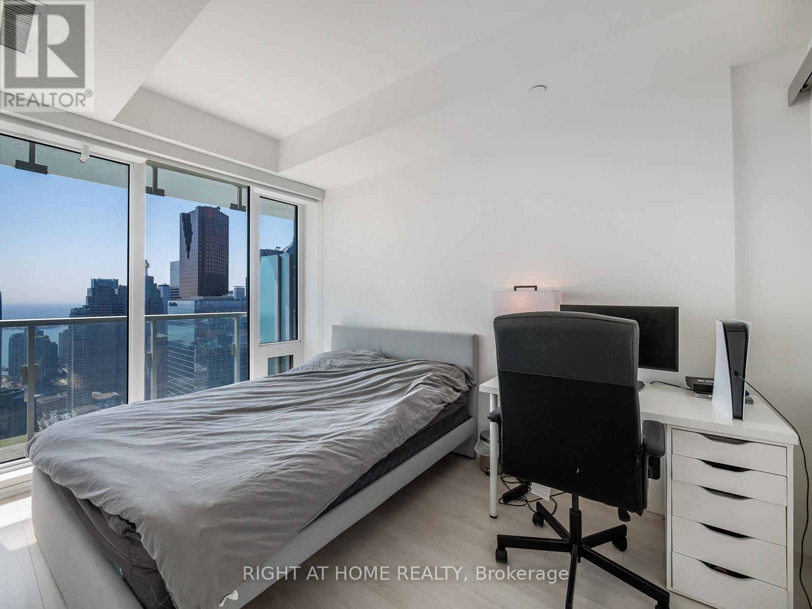 5607 - 197 Yonge Street, Toronto, Ontario  M5B 1M4 - Photo 19 - C12121539