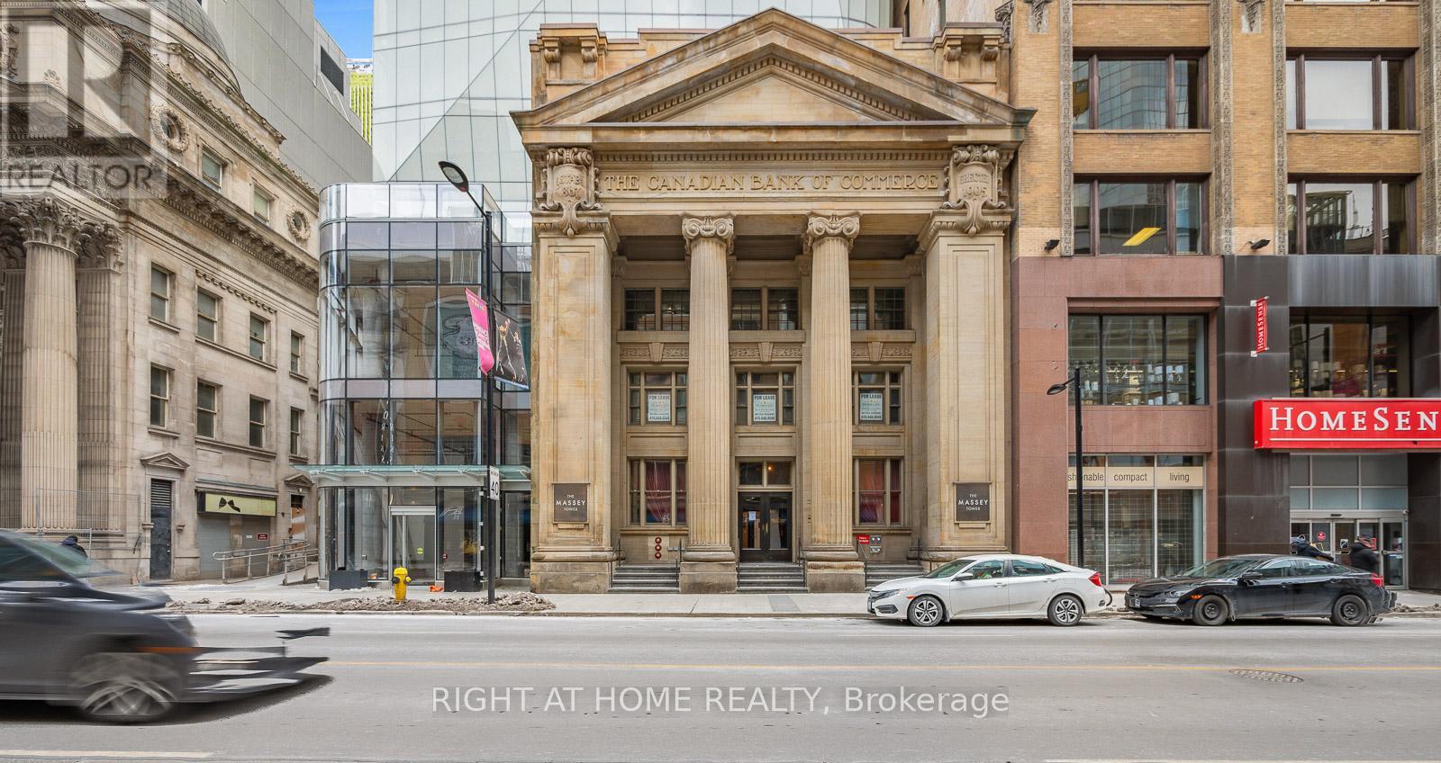 5607 - 197 Yonge Street, Toronto, Ontario  M5B 1M4 - Photo 2 - C12121539