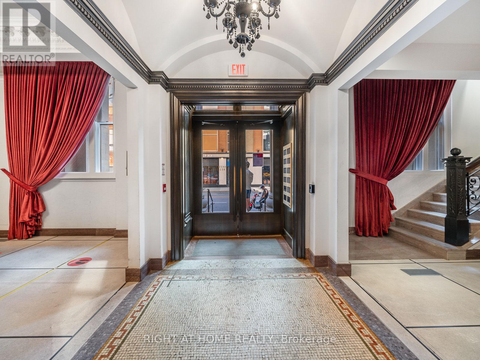 5607 - 197 Yonge Street, Toronto, Ontario  M5B 1M4 - Photo 4 - C12121539