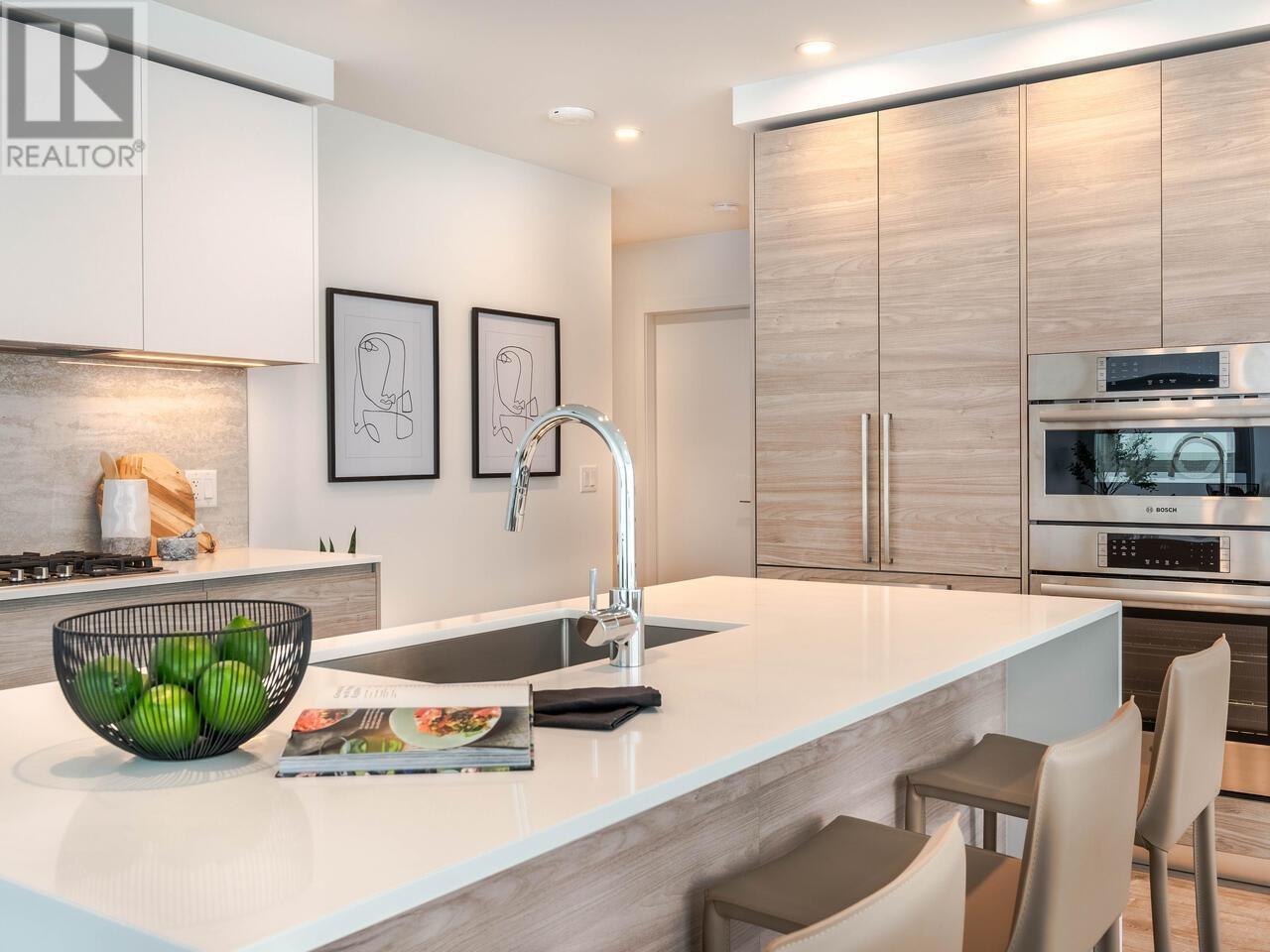 Property at 3004 680 QUAYSIDE DRIVE image 3