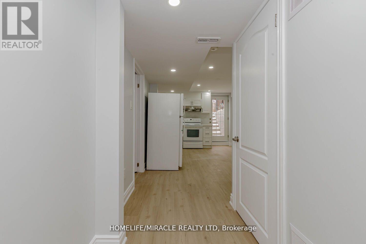 Lower - 44 Leatherhead Court, Brampton, Ontario  L6S 5E8 - Photo 8 - W12121528