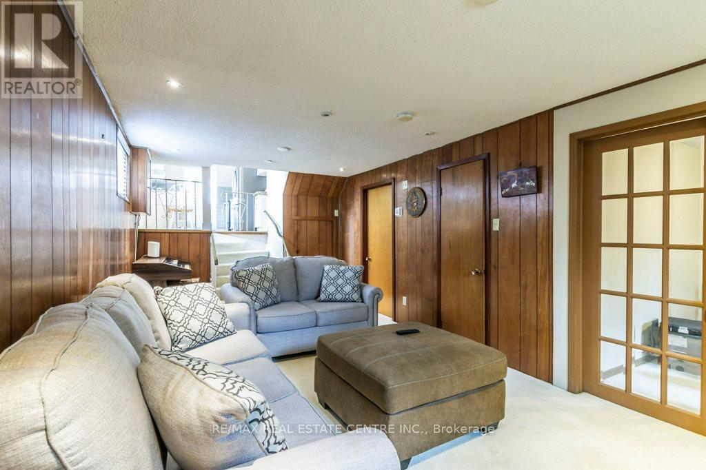 368 Lara Woods, Mississauga, Ontario  L5A 3A9 - Photo 16 - W12121529