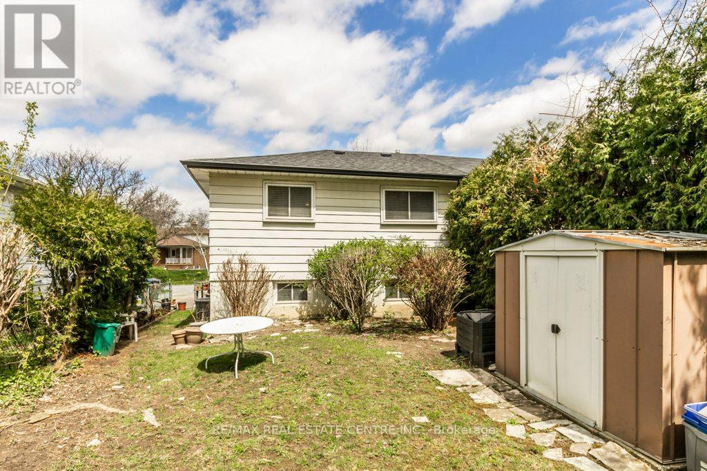 368 Lara Woods, Mississauga, Ontario  L5A 3A9 - Photo 19 - W12121529