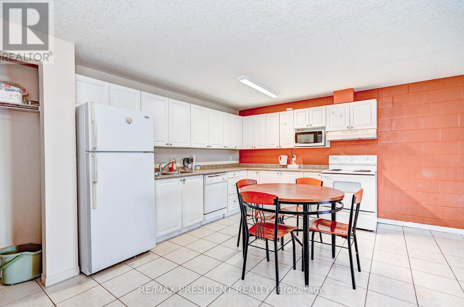 504 - 261 Lester Street, Waterloo, Ontario  N2L 3W6 - Photo 24 - X12121521