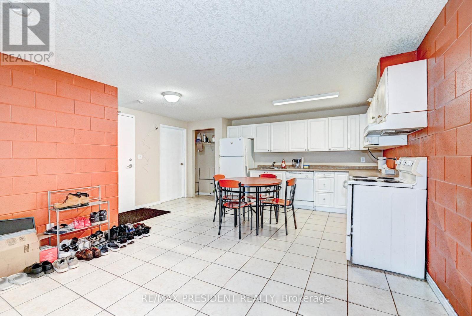504 - 261 Lester Street, Waterloo, Ontario  N2L 3W6 - Photo 27 - X12121521