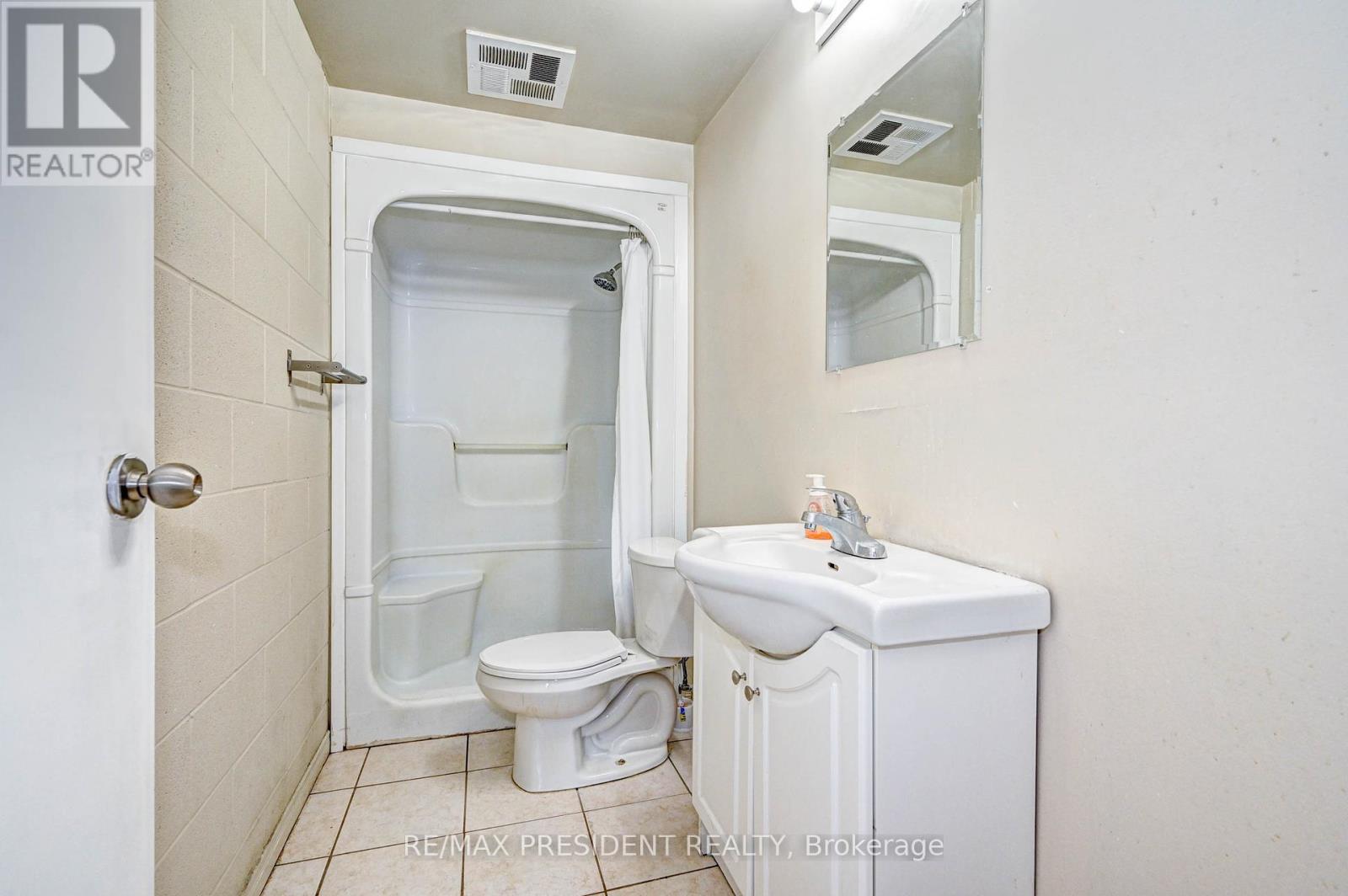 504 - 261 Lester Street, Waterloo, Ontario  N2L 3W6 - Photo 31 - X12121521