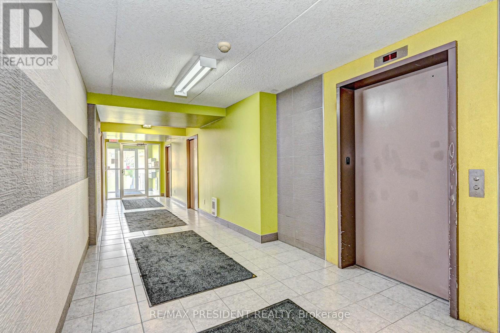 504 - 261 Lester Street, Waterloo, Ontario  N2L 3W6 - Photo 4 - X12121521