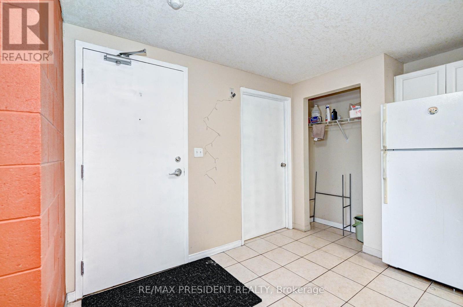 504 - 261 Lester Street, Waterloo, Ontario  N2L 3W6 - Photo 7 - X12121521