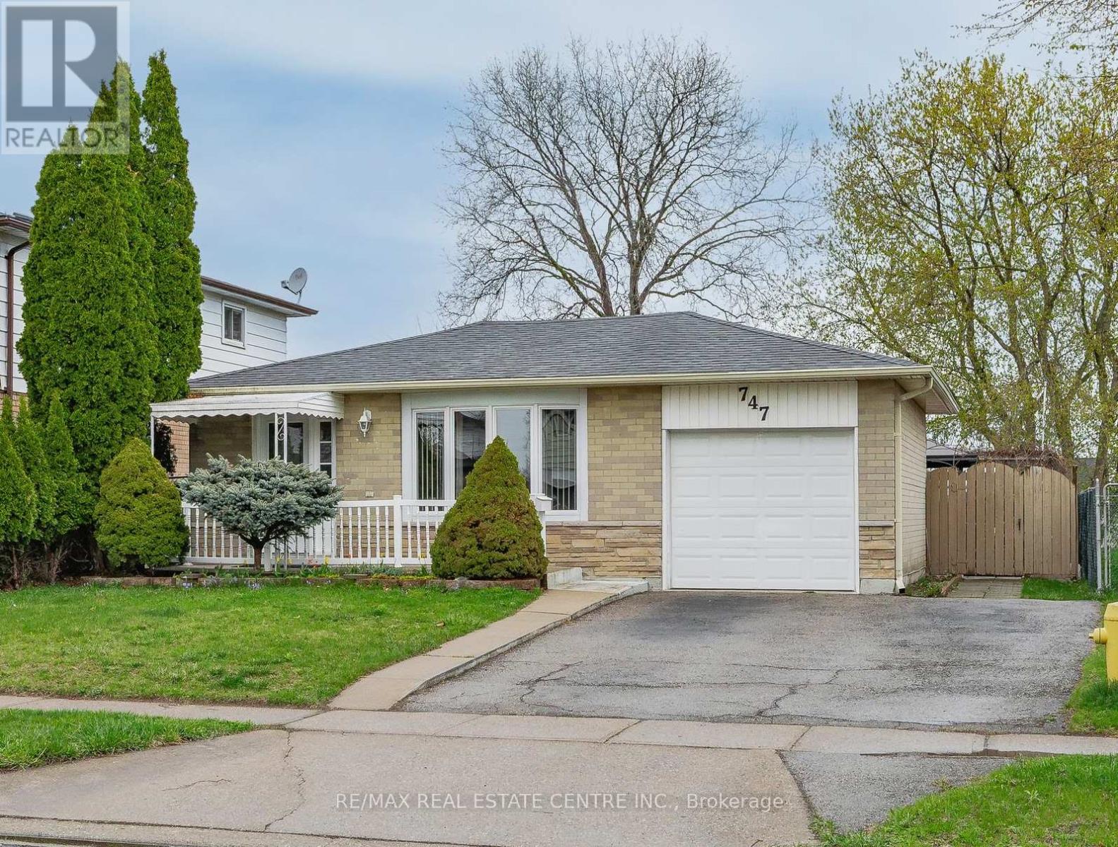Property at 747 KUMMER CRESCENT image 2
