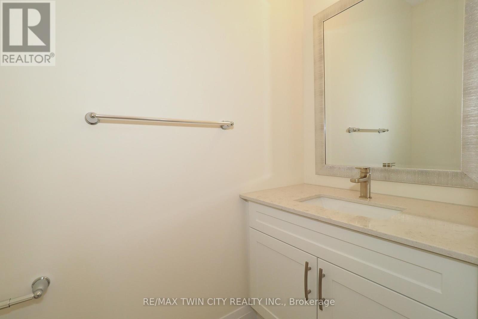 220 Jeffrey Place, Kitchener, Ontario  N2C 2T7 - Photo 23 - X12121567