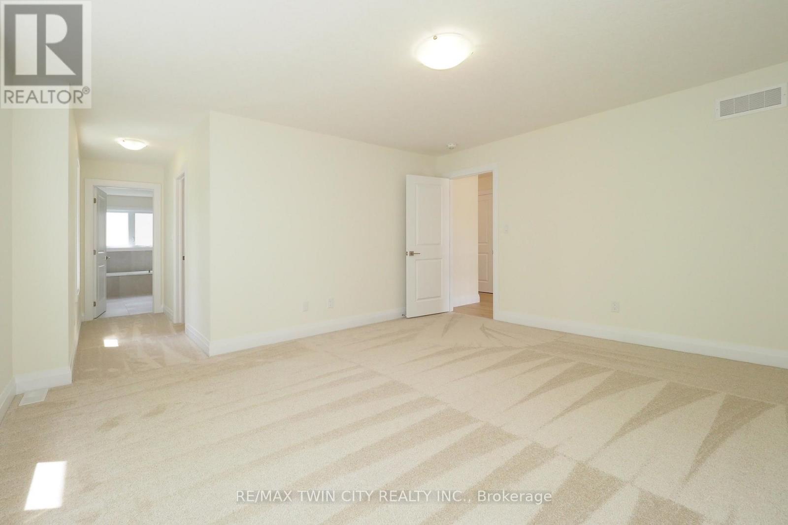 220 Jeffrey Place, Kitchener, Ontario  N2C 2T7 - Photo 28 - X12121567