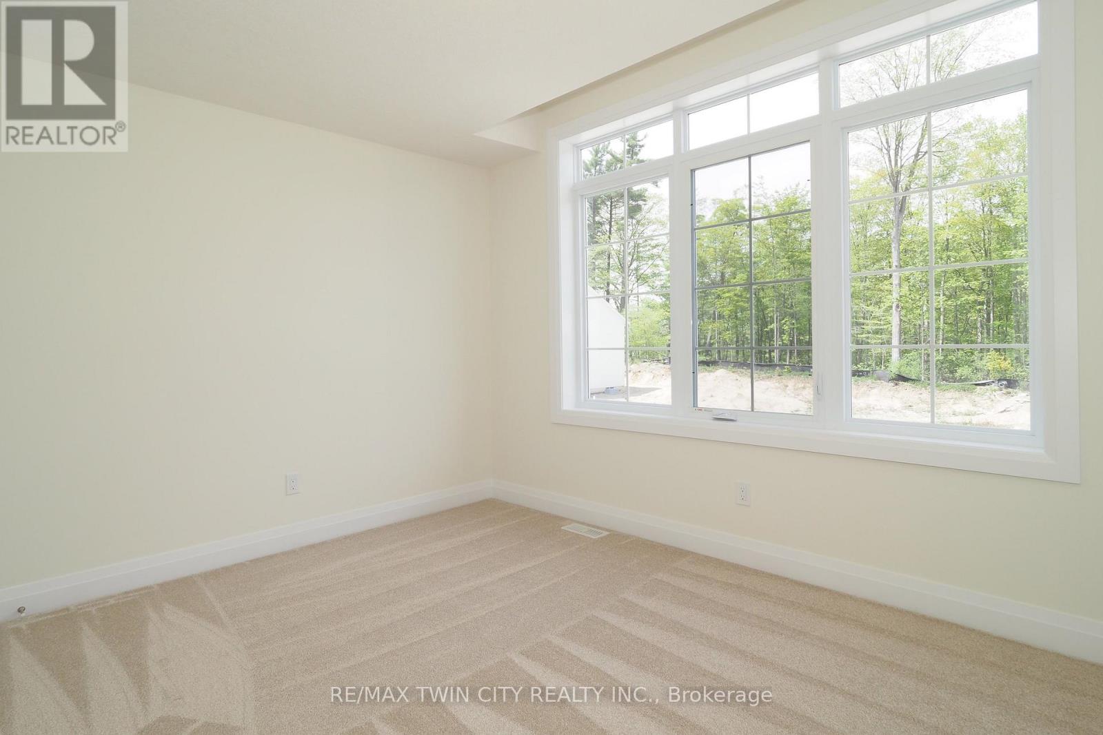 220 Jeffrey Place, Kitchener, Ontario  N2C 2T7 - Photo 37 - X12121567