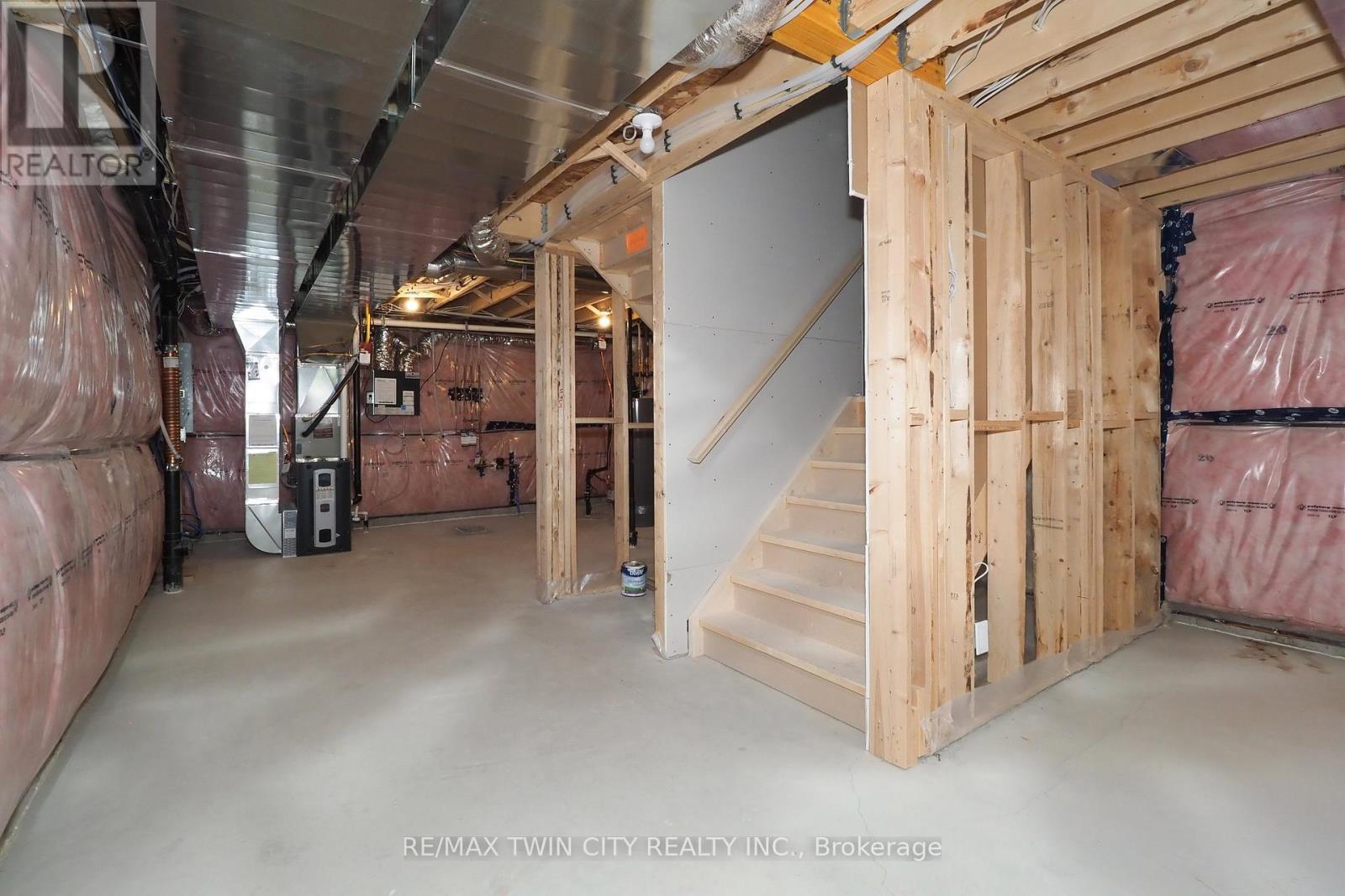 220 Jeffrey Place, Kitchener, Ontario  N2C 2T7 - Photo 42 - X12121567
