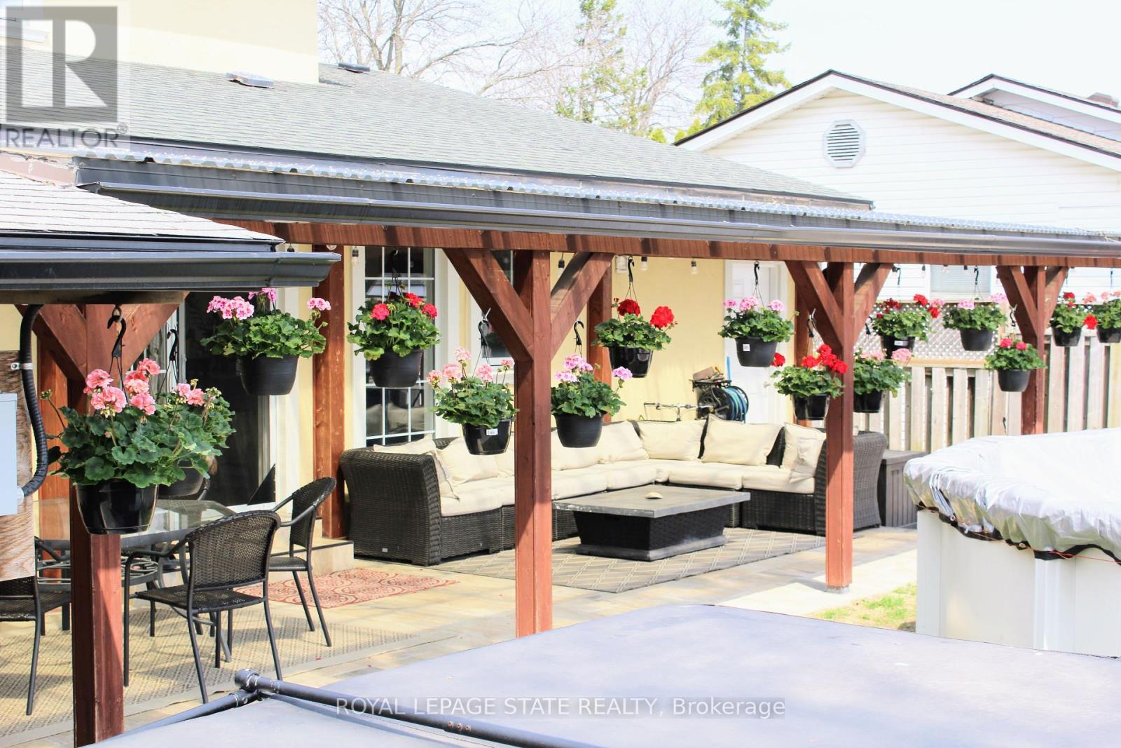 133 Chilton Drive, Hamilton (Stoney Creek Mountain), Ontario  L8J 1L8 - Photo 37 - X12121587