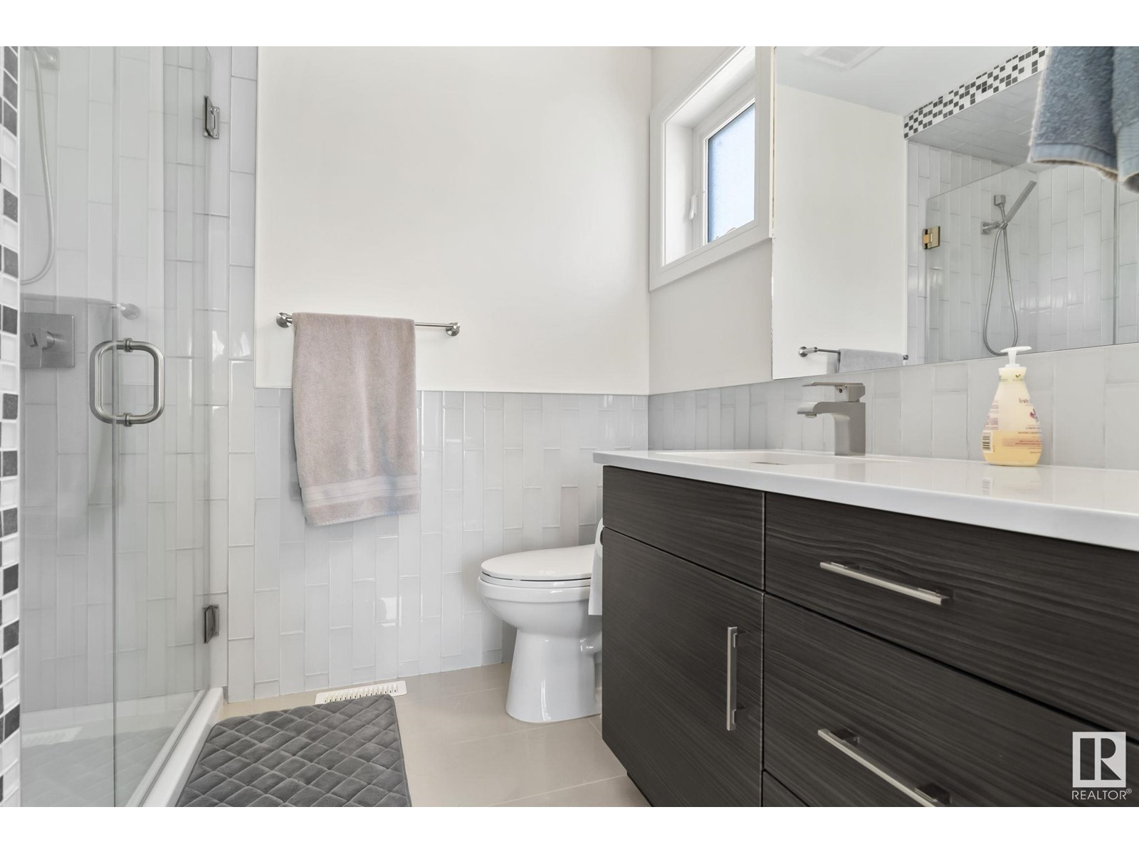 Property at 14041 101a AV NW NW image 5