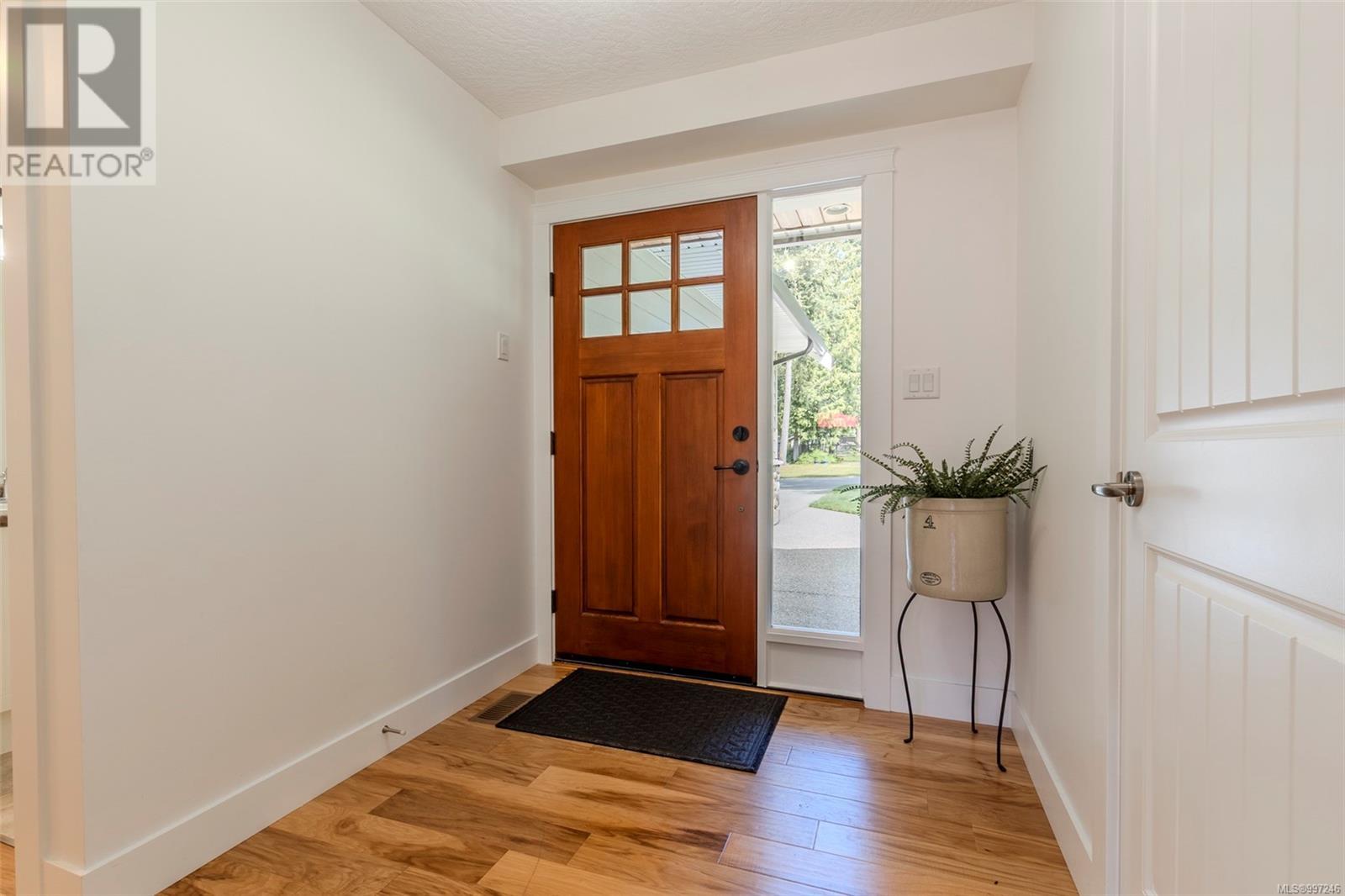 Property at 1369 Bonner Cres image 2