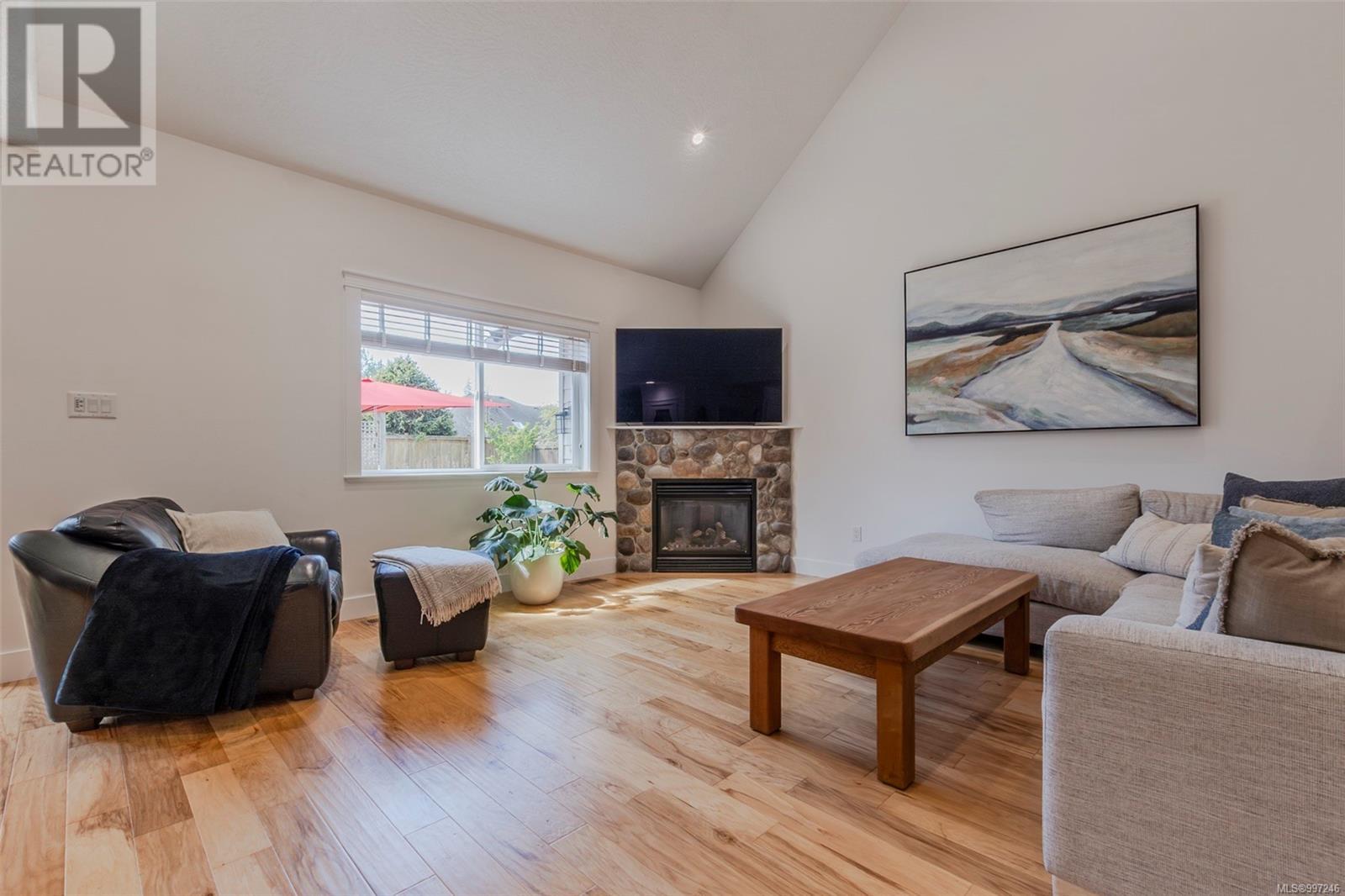 Property at 1369 Bonner Cres image 4