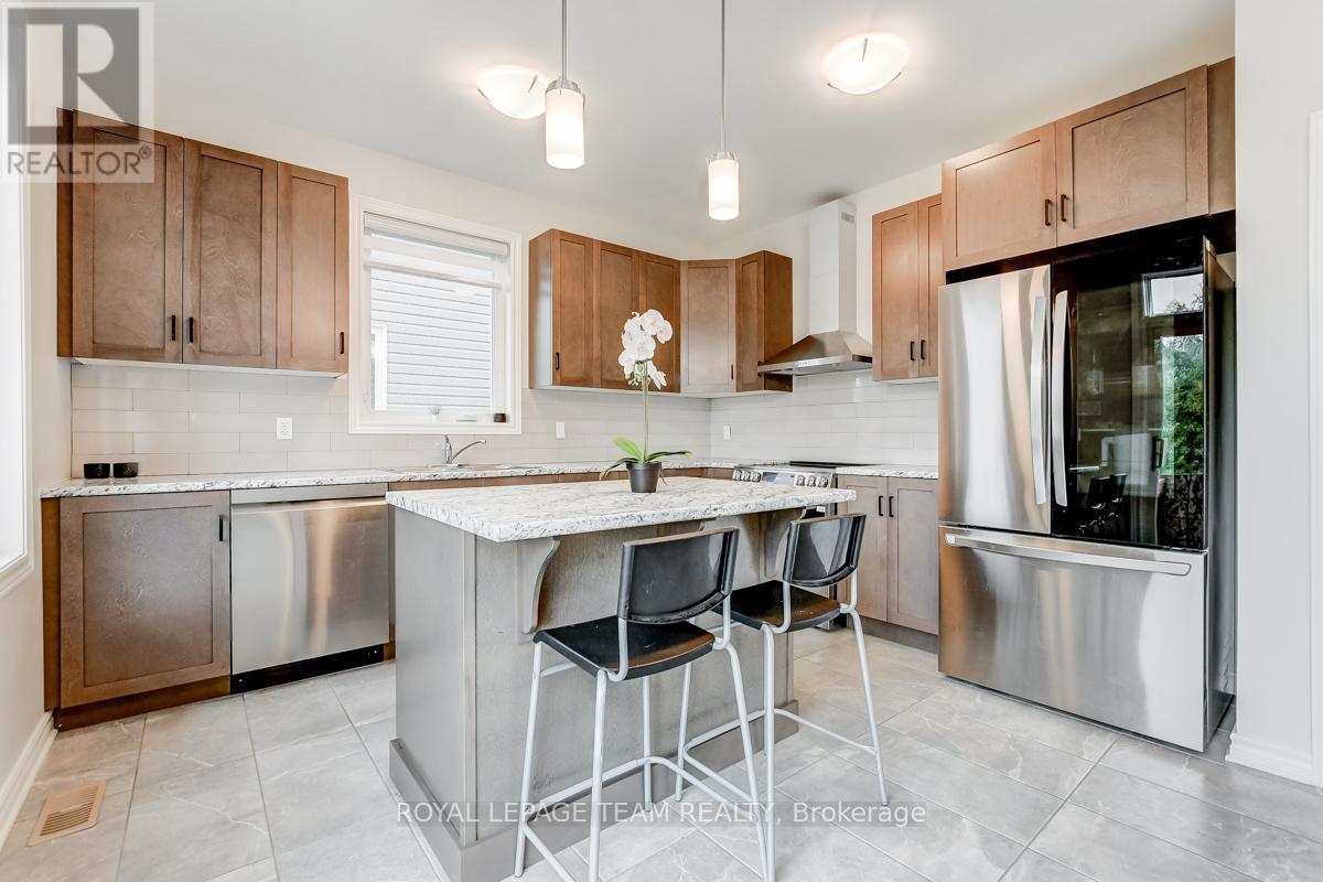 121 Seabert Drive, Arnprior, Ontario  K7S 0K1 - Photo 15 - X12121606