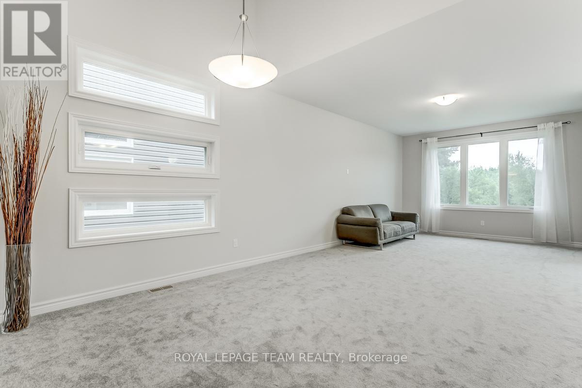121 Seabert Drive, Arnprior, Ontario  K7S 0K1 - Photo 4 - X12121606