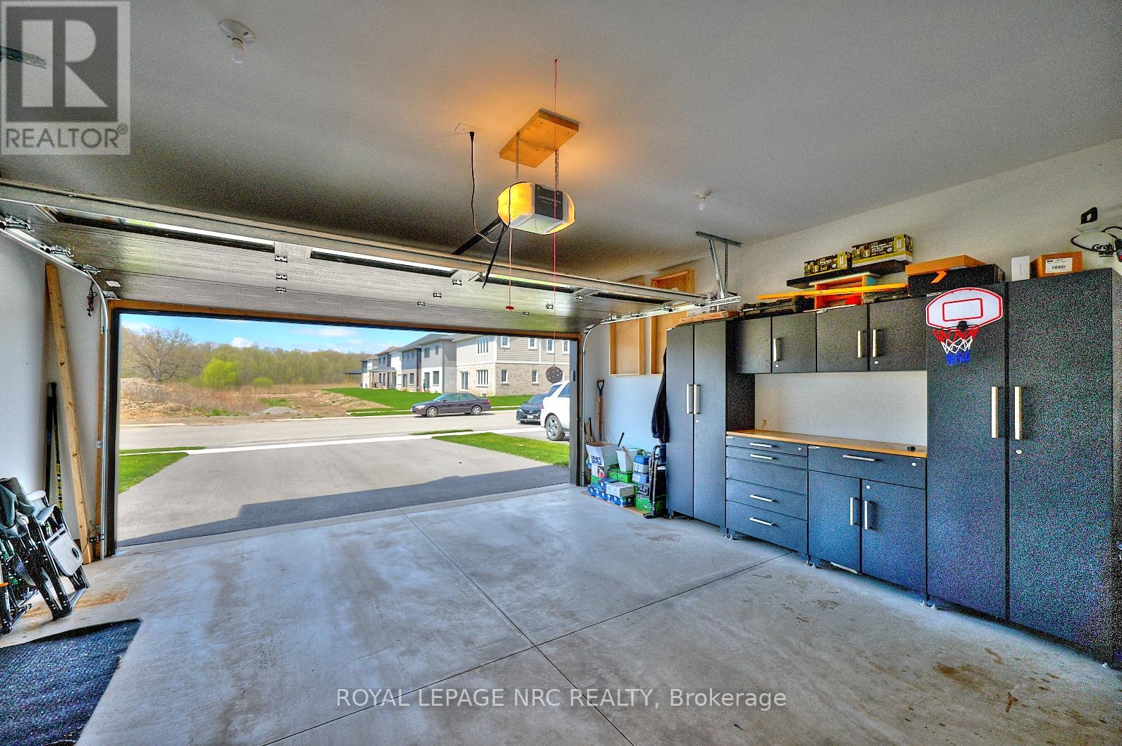 7456 Parkside Road, Niagara Falls, Ontario  L2H 0K7 - Photo 6 - X12121601