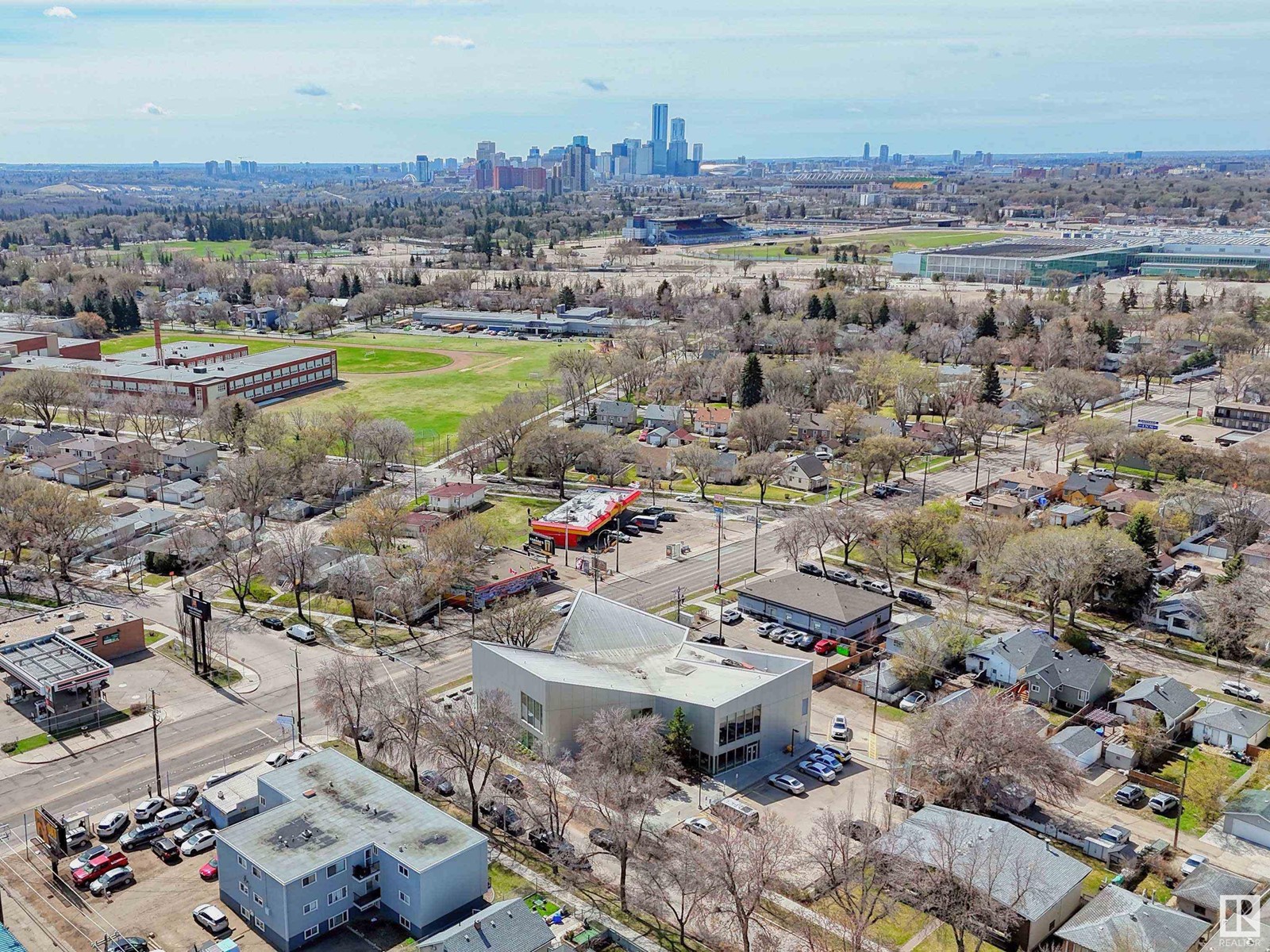 Property at 11819 68 ST NW image 3