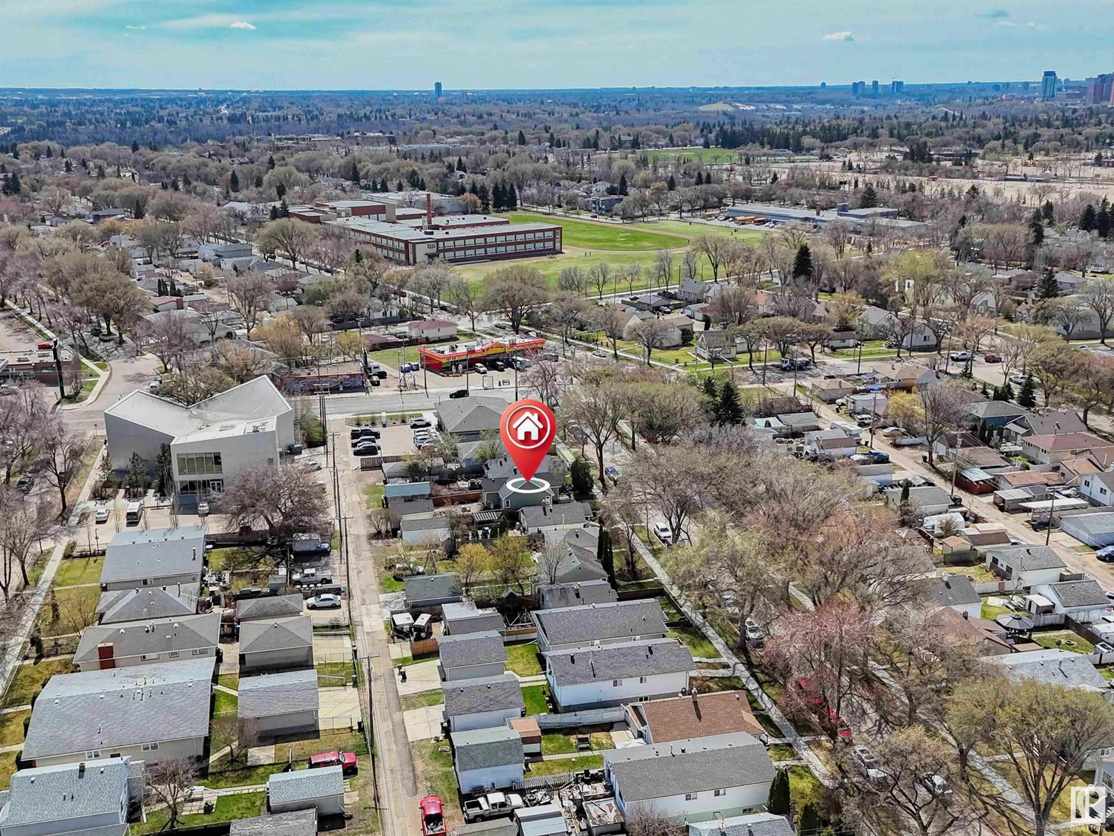 Property at 11819 68 ST NW image 2