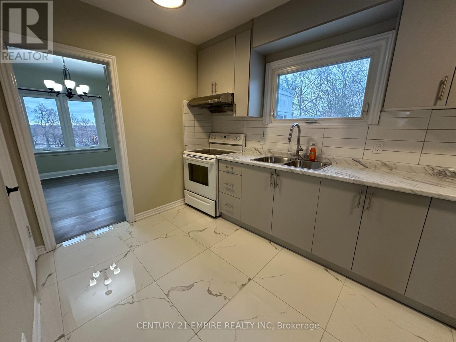 5736 Leonard Avenue, Niagara Falls, Ontario  L2G 4R1 - Photo 10 - X12121593