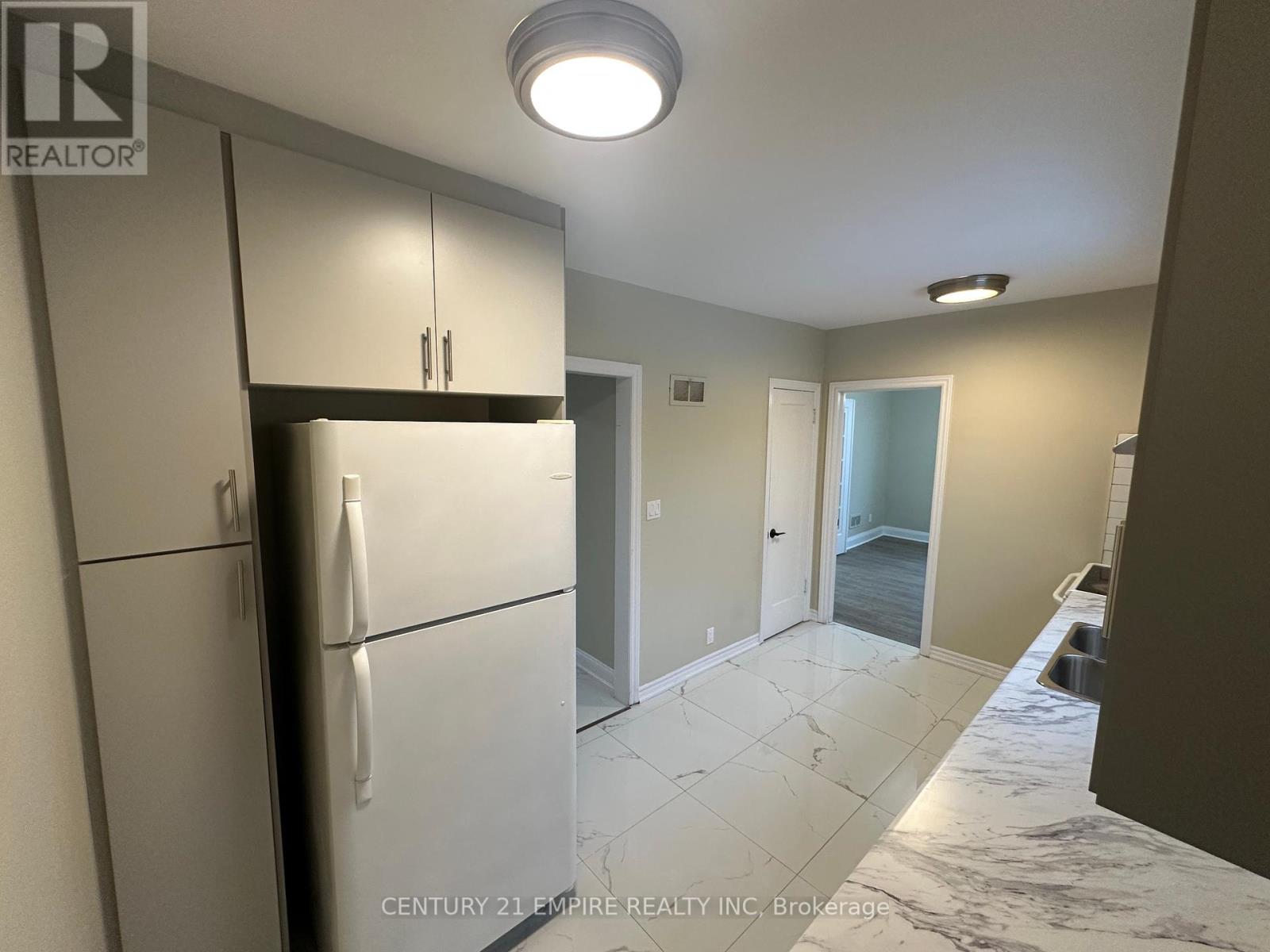 5736 Leonard Avenue, Niagara Falls, Ontario  L2G 4R1 - Photo 11 - X12121593