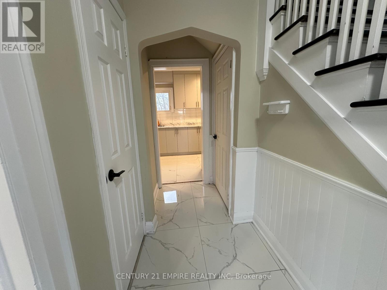 5736 Leonard Avenue, Niagara Falls, Ontario  L2G 4R1 - Photo 12 - X12121593