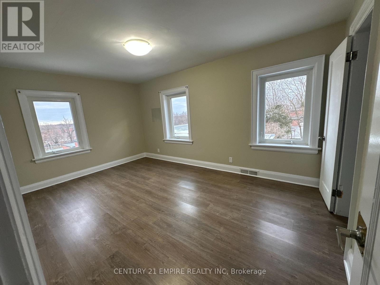5736 Leonard Avenue, Niagara Falls, Ontario  L2G 4R1 - Photo 22 - X12121593
