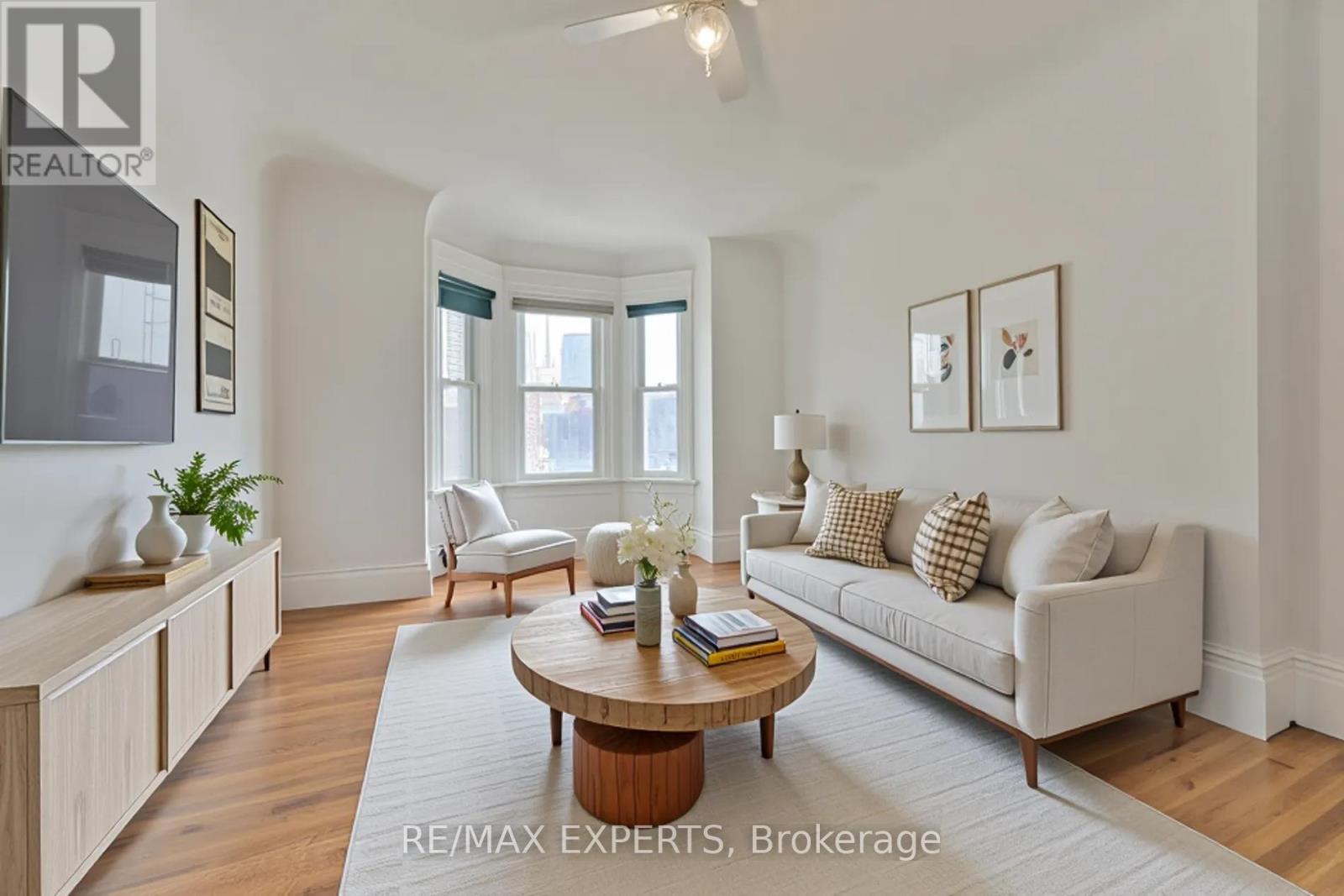 18 Barton Avenue, Toronto, Ontario  M5R 1G8 - Photo 12 - C12121393