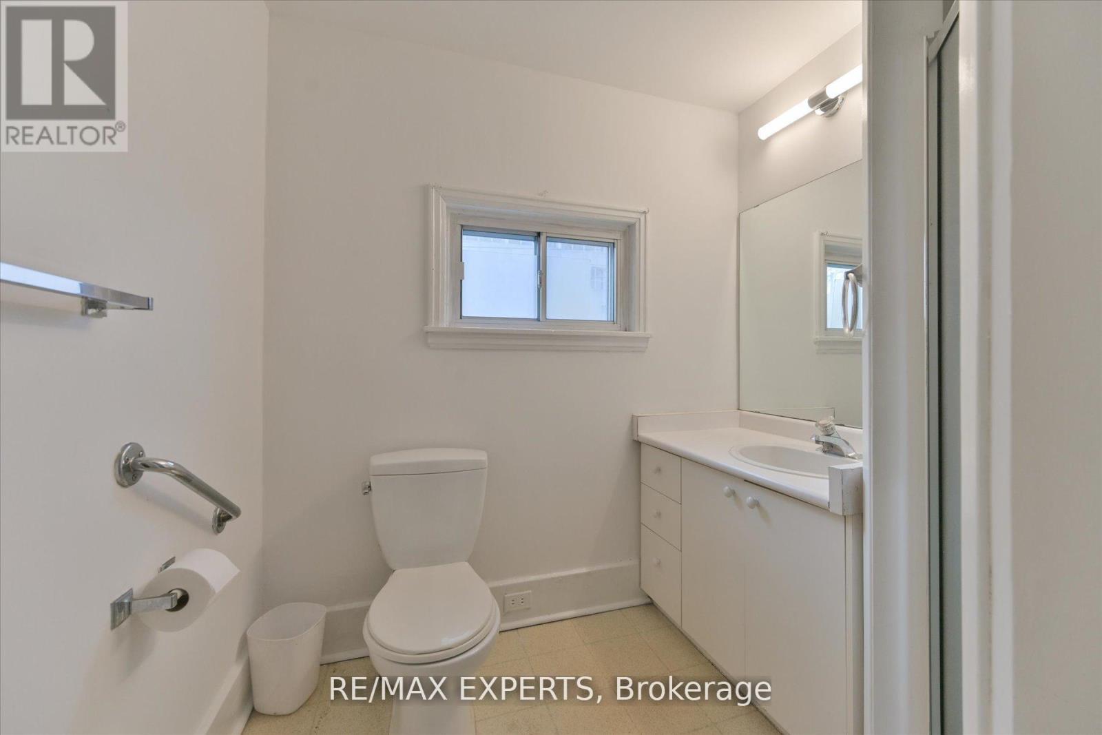 18 Barton Avenue, Toronto, Ontario  M5R 1G8 - Photo 21 - C12121393