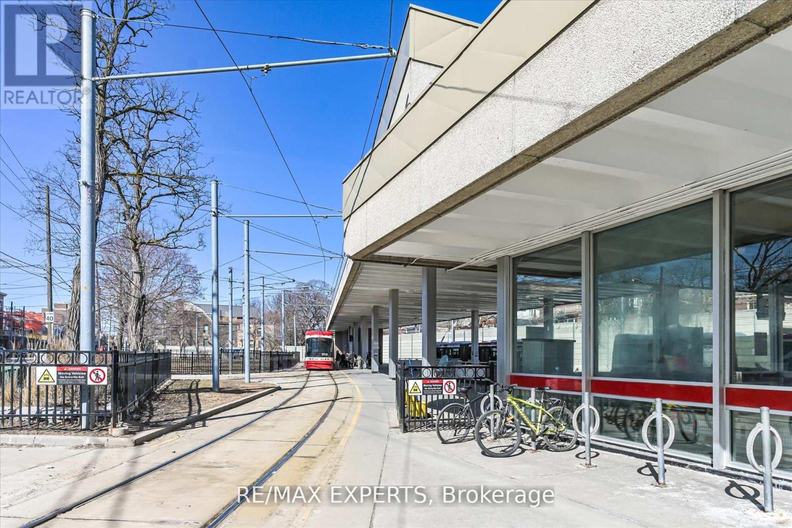 18 Barton Avenue, Toronto, Ontario  M5R 1G8 - Photo 8 - C12121393