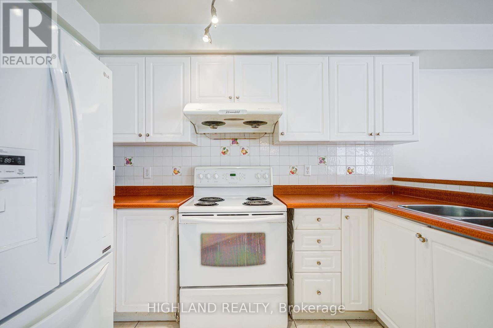 5704 Greensboro Drive, Mississauga (Central Erin Mills), Ontario  L5M 5T7 - Photo 21 - W12114397