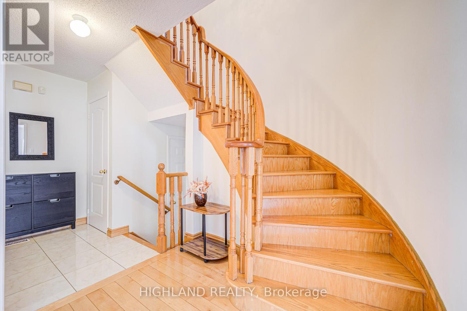5704 Greensboro Drive, Mississauga (Central Erin Mills), Ontario  L5M 5T7 - Photo 8 - W12114397
