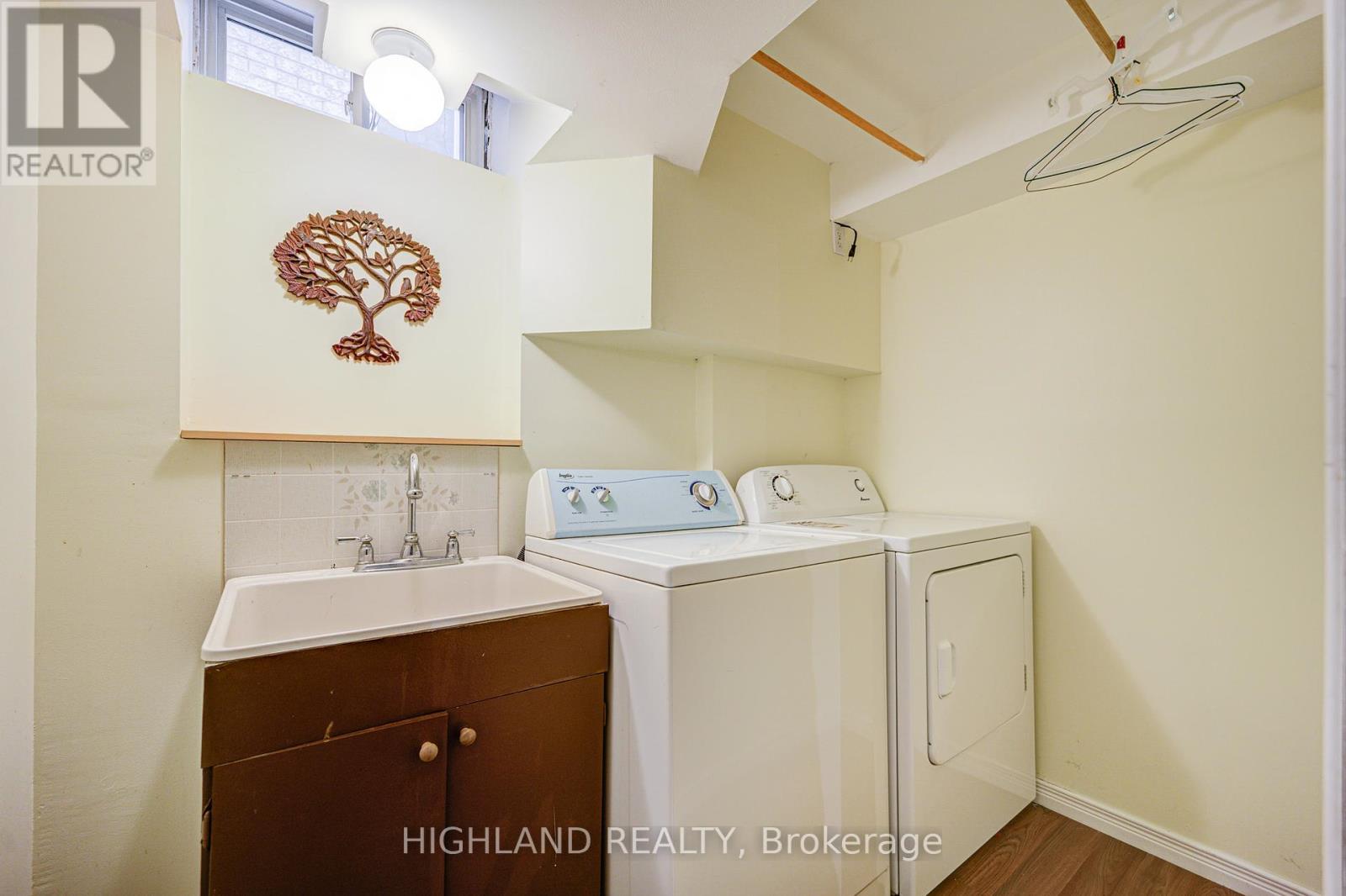 5704 Greensboro Drive, Mississauga (Central Erin Mills), Ontario  L5M 5T7 - Photo 46 - W12114397
