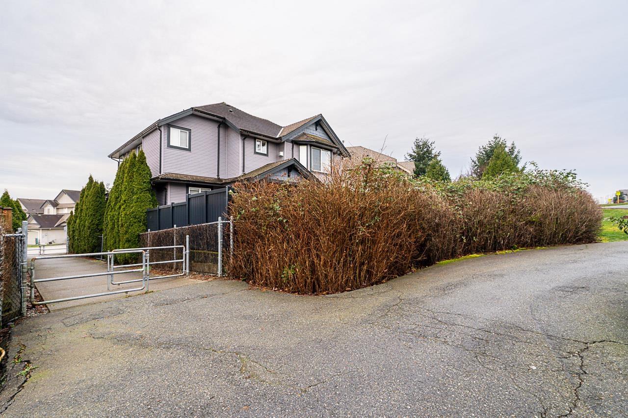 19625 68a Avenue, Langley, British Columbia  V2Y 3H2 - Photo 32 - R2985939