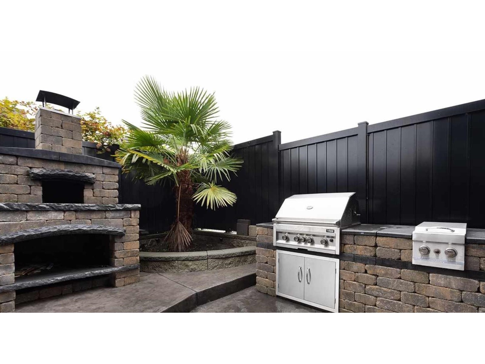 Property at 19625 68A AVENUE image 2