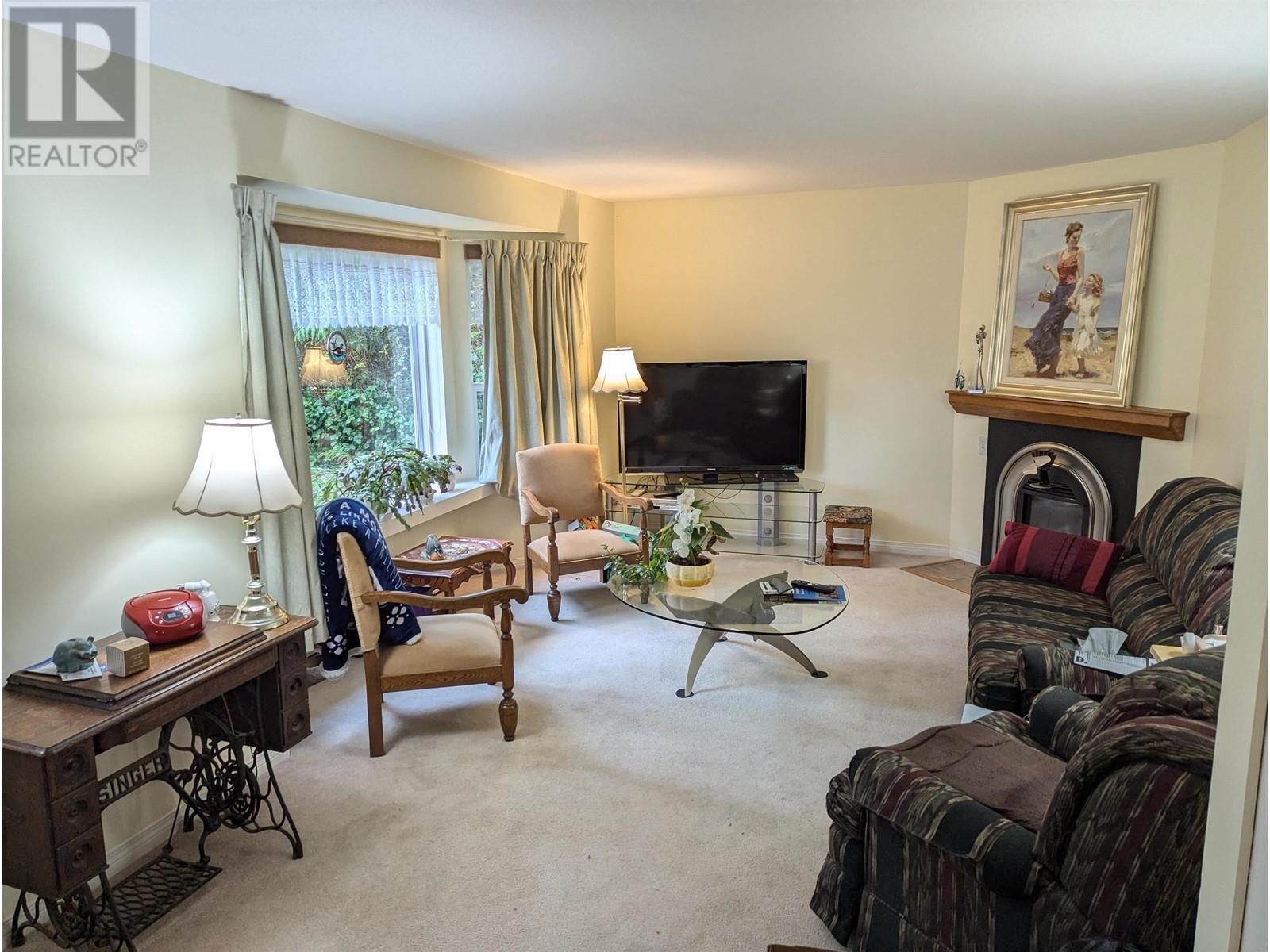 7955 Connor Road, Halfmoon Bay, British Columbia  V7Z 1A6 - Photo 8 - R2996707