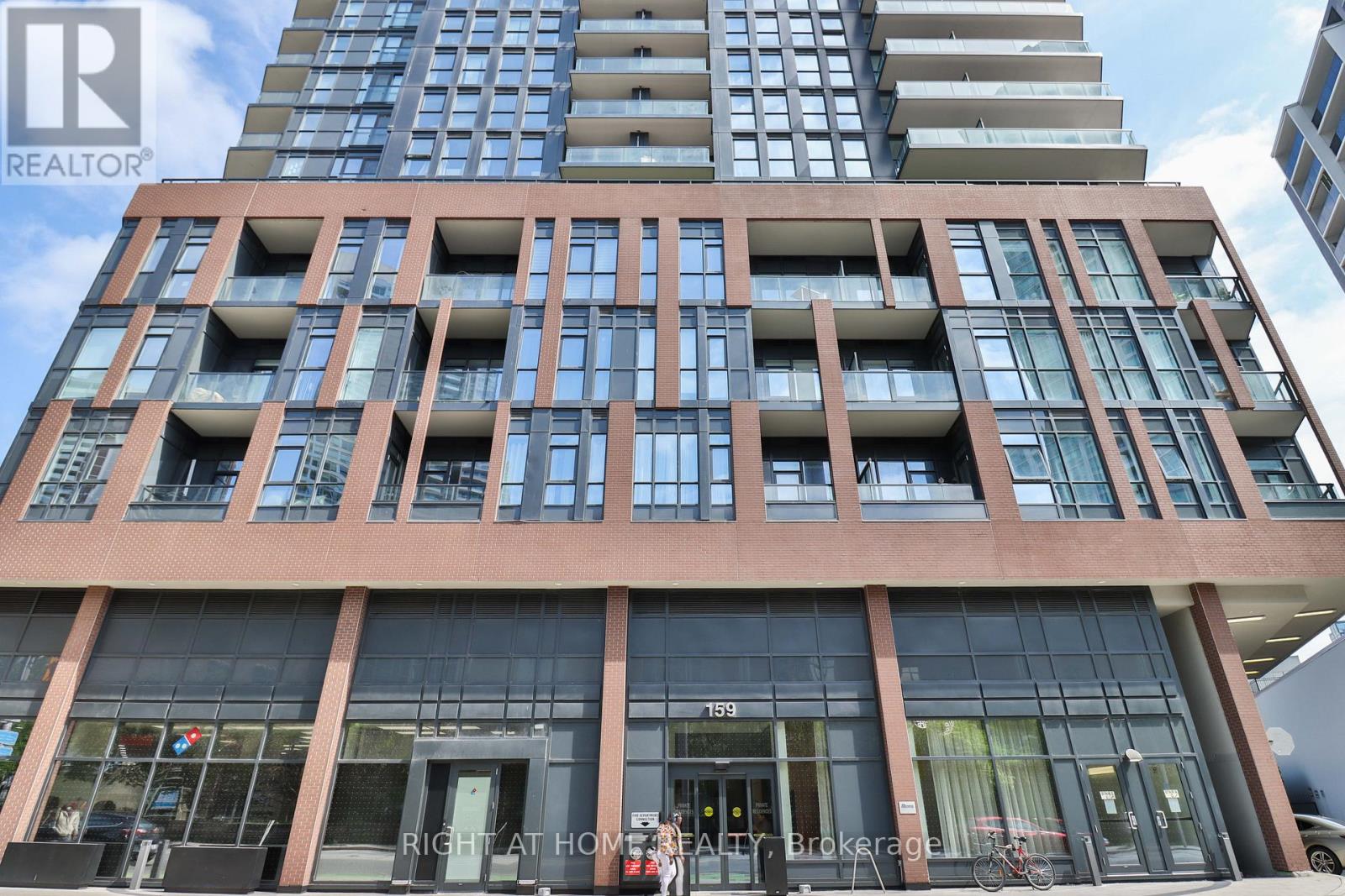 406 - 159 Wellesley Street E, Toronto, Ontario  M4Y 0H5 - Photo 2 - C12121658