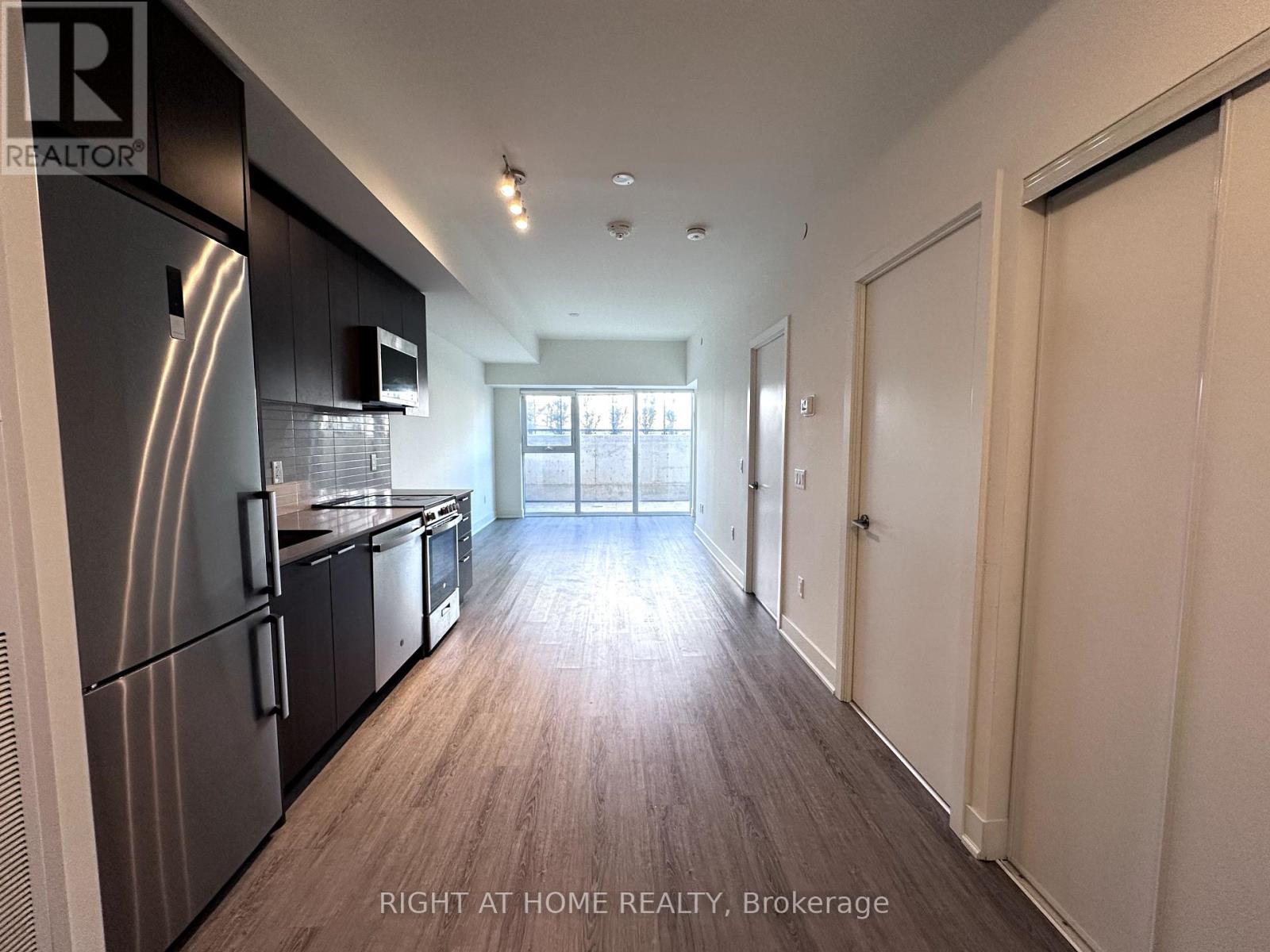 015 - 185 Deerfield Road, Newmarket, Ontario  L3Y 0G7 - Photo 4 - N12121627