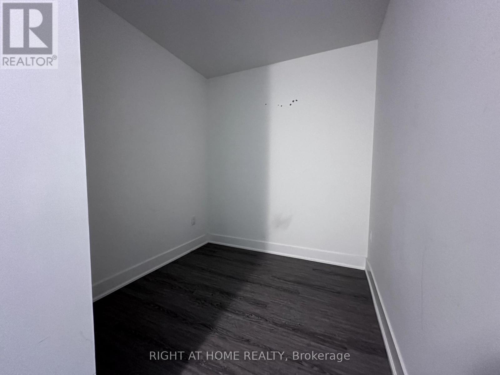 015 - 185 Deerfield Road, Newmarket, Ontario  L3Y 0G7 - Photo 5 - N12121627