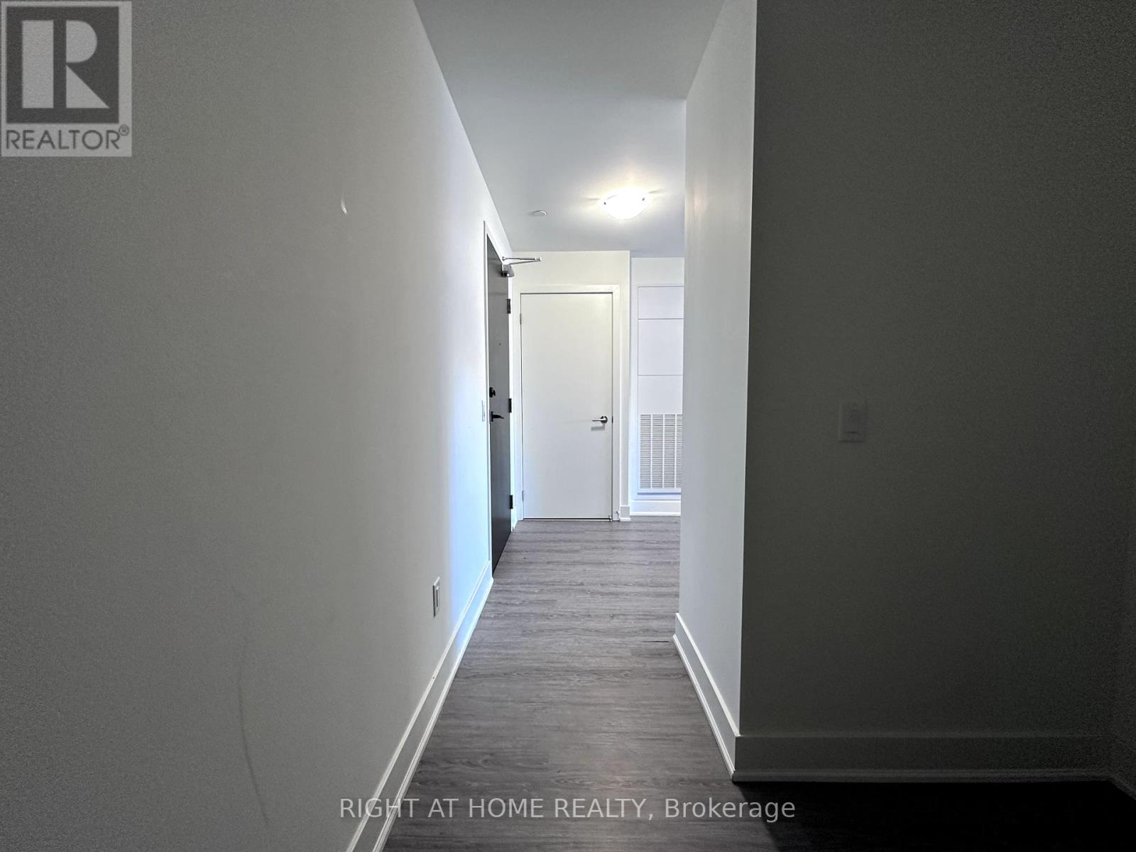 015 - 185 Deerfield Road, Newmarket, Ontario  L3Y 0G7 - Photo 6 - N12121627