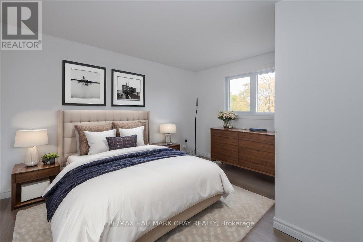 1063 Wood Street, Innisfil, Ontario  L0L 1K0 - Photo 16 - N12121628