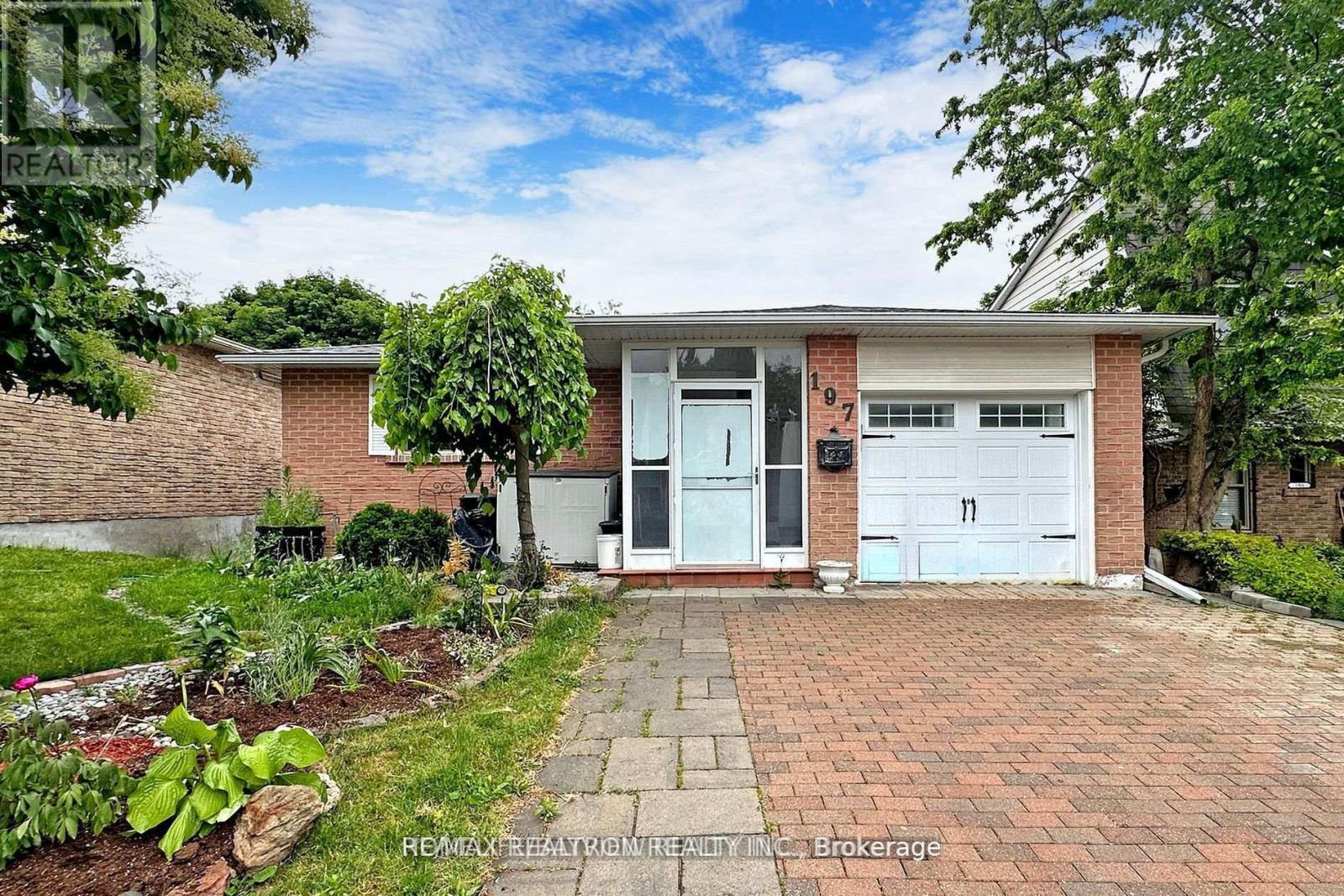 197 Lloyd Avenue, Newmarket, Ontario  L3Y 5L4 - Photo 1 - N12121667