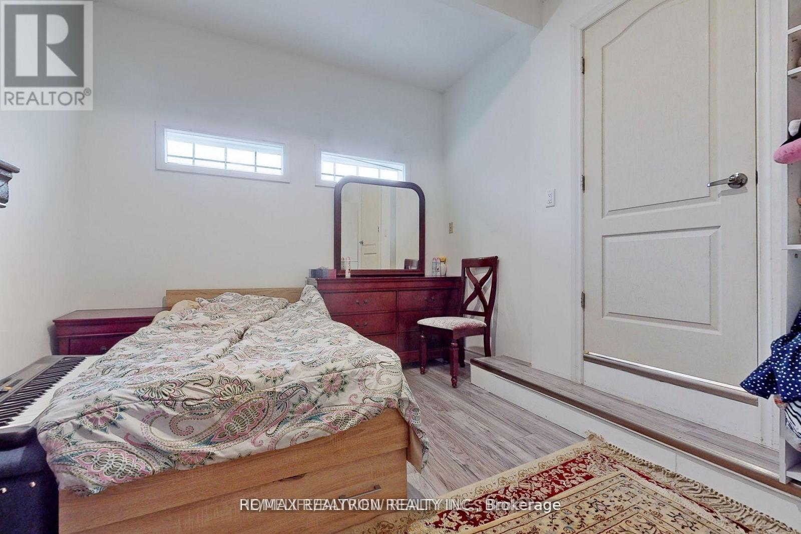 197 Lloyd Avenue, Newmarket, Ontario  L3Y 5L4 - Photo 15 - N12121667