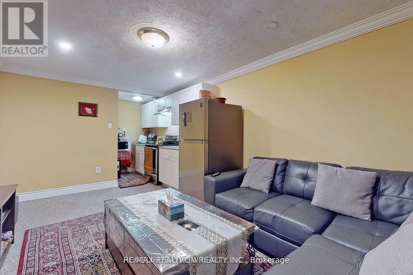 197 Lloyd Avenue, Newmarket, Ontario  L3Y 5L4 - Photo 30 - N12121667